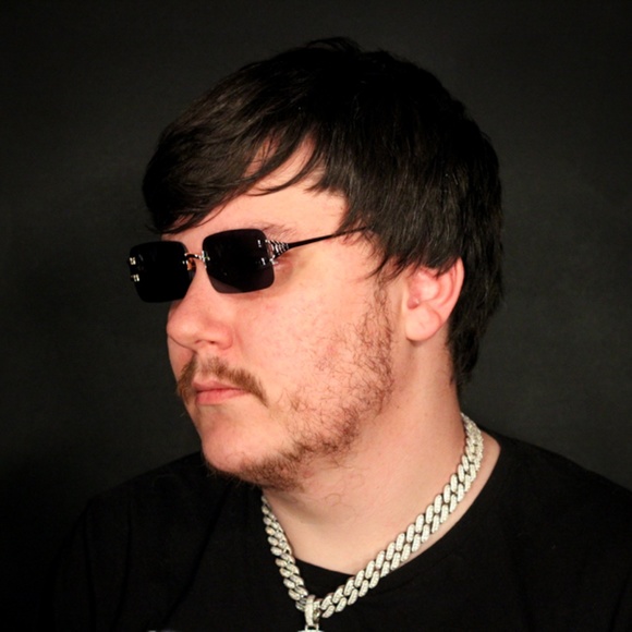 Black Gradient Tint Gold Frame Rimless Sunglasses - Picture 4 of 6